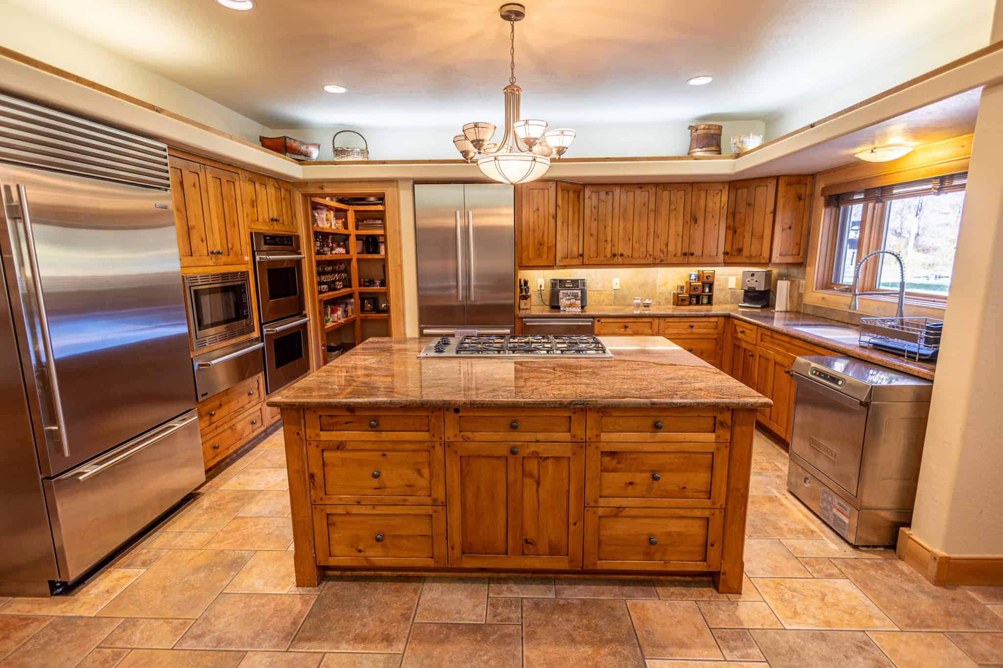 Mountain Luxury Estate – Colorado Riverfront Home for Sale