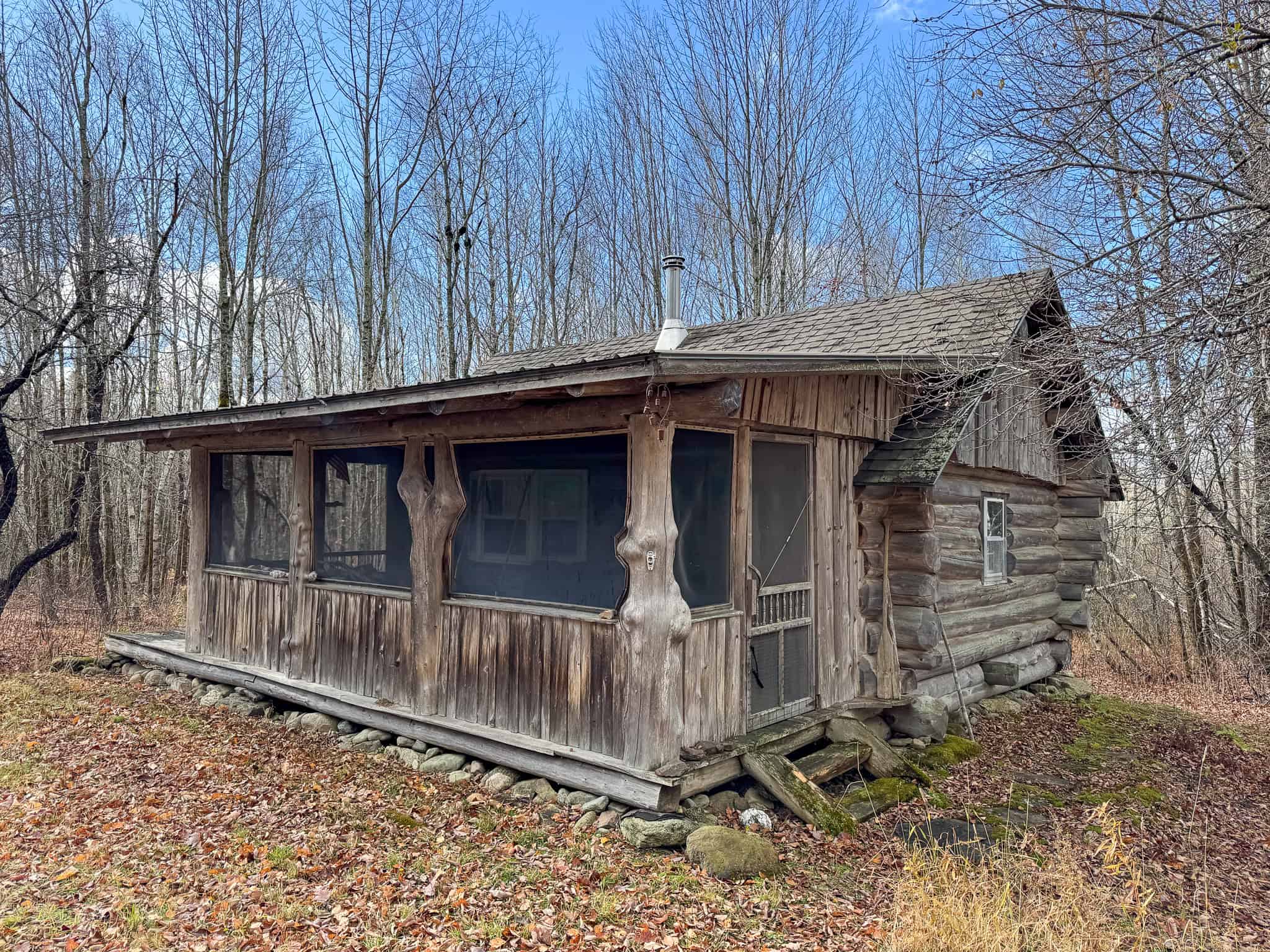 Peaceful Log Cabin Retreat with 128.8 Acres