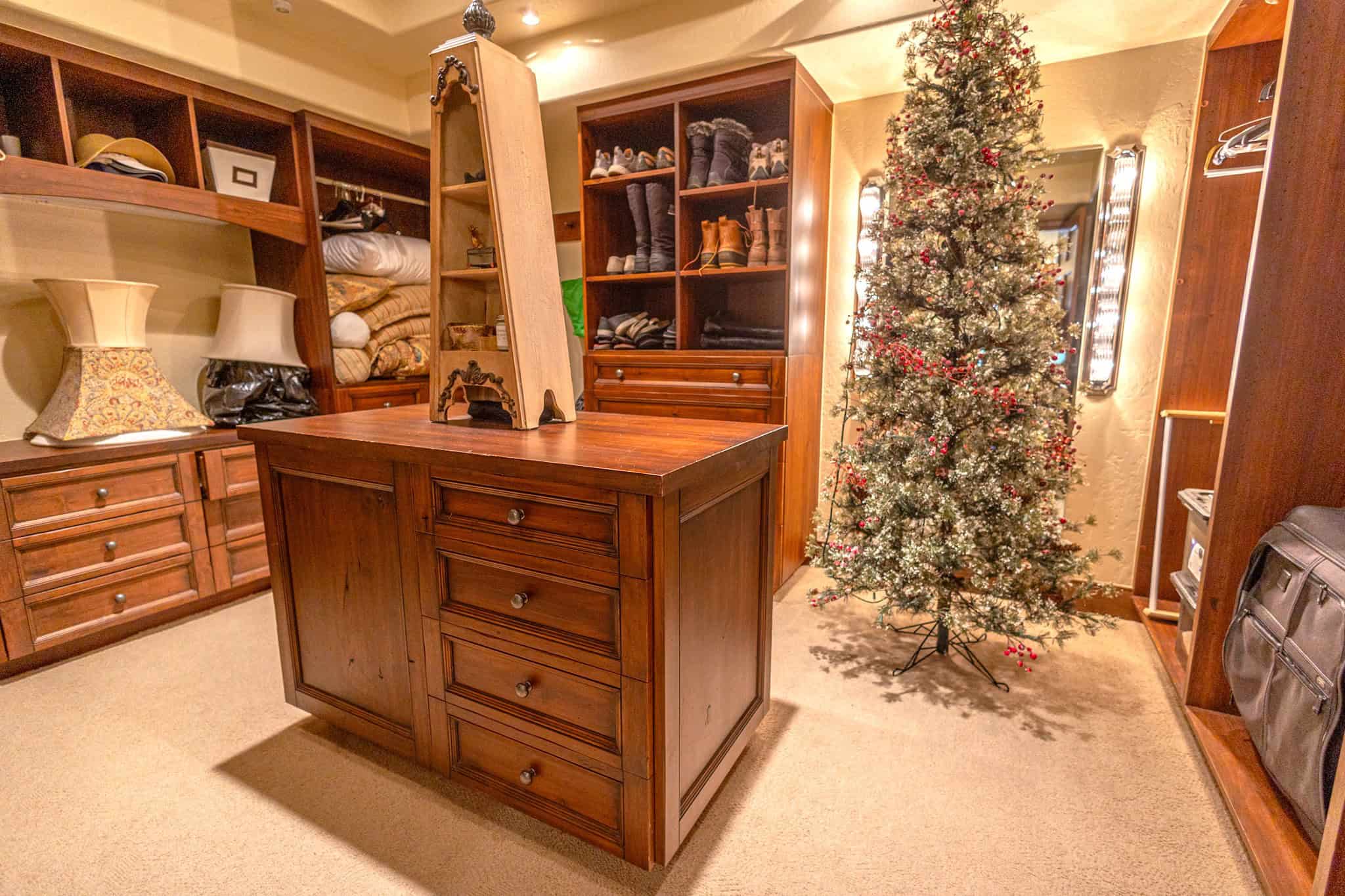 Mountain Luxury Estate – Colorado Riverfront Home for Sale