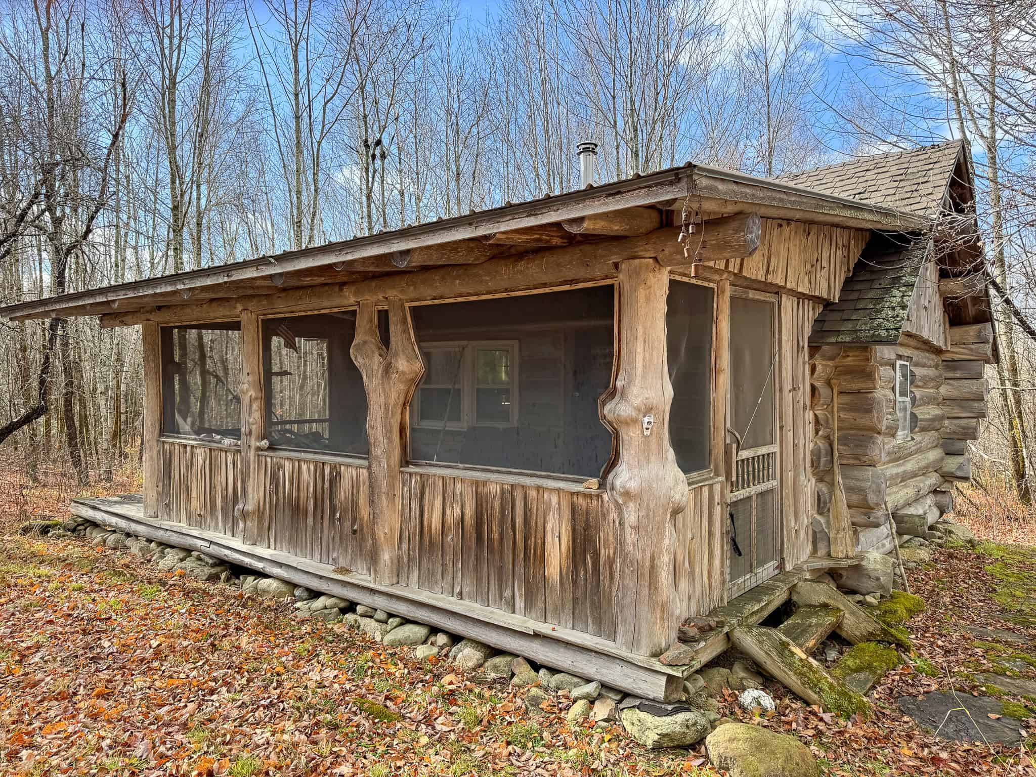 Peaceful Log Cabin Retreat with 128.8 Acres