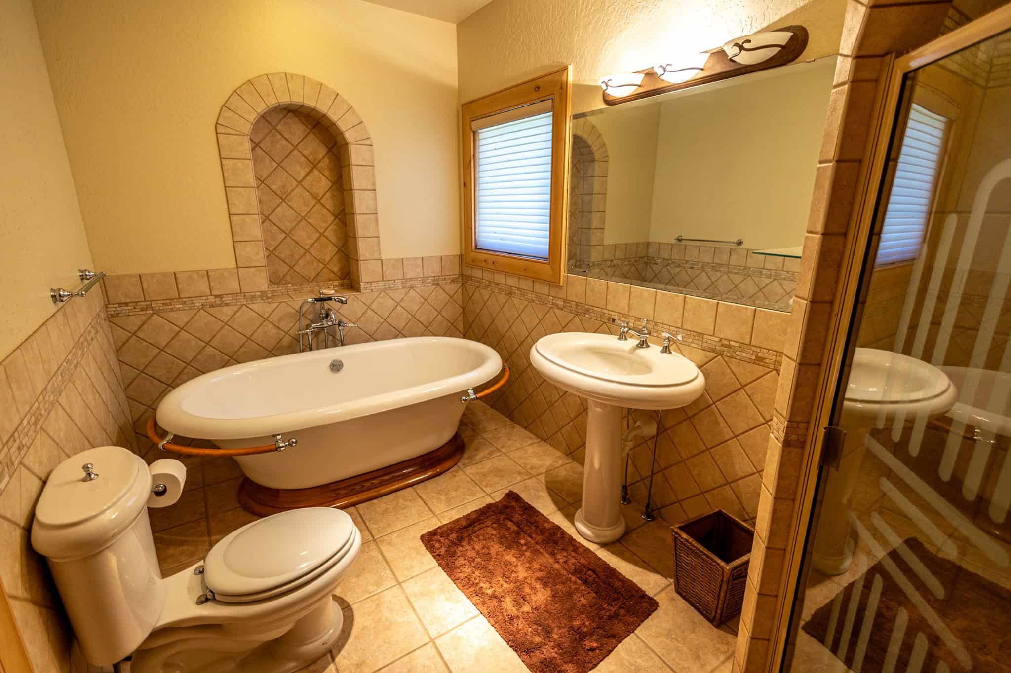 Mountain Luxury Estate – Colorado Riverfront Home for Sale