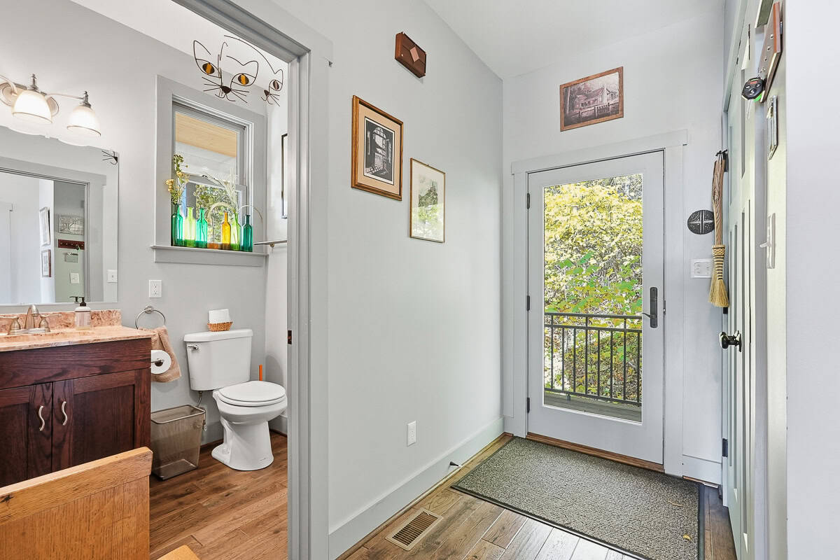 Private Hunter’s Paradise Near Lynchburg with Generator Power