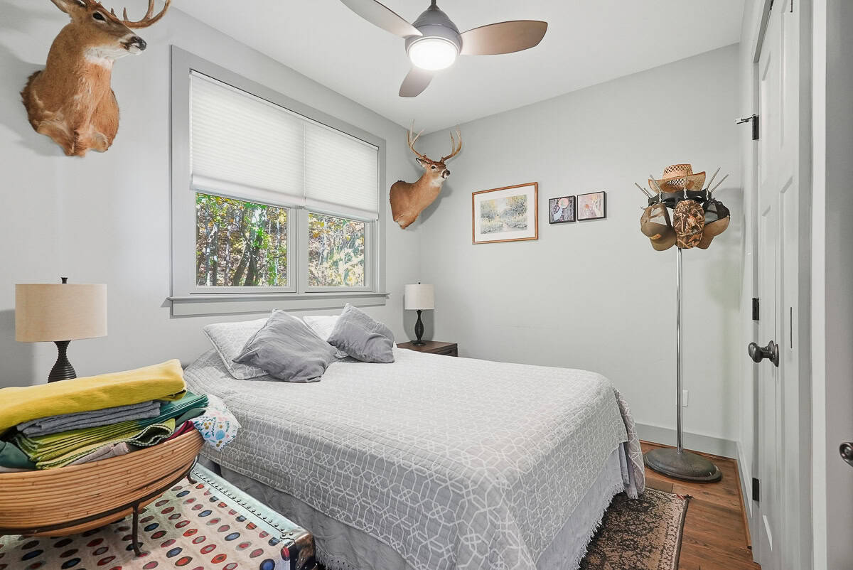 Private Hunter’s Paradise Near Lynchburg with Generator Power