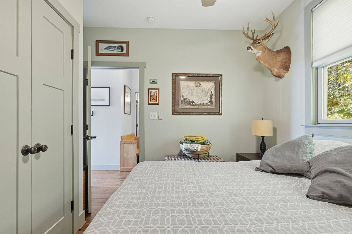 Private Hunter’s Paradise Near Lynchburg with Generator Power