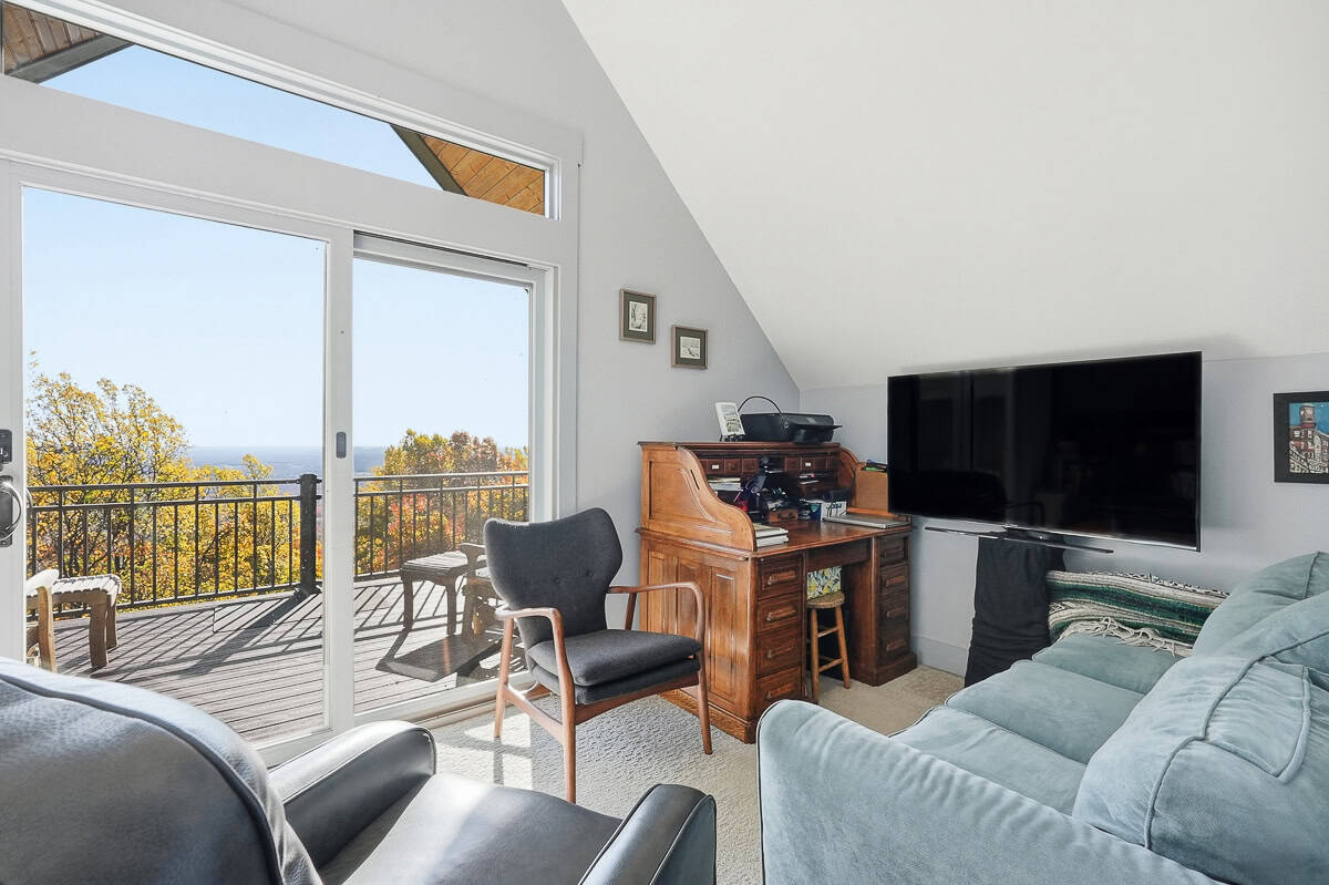 Private Hunter’s Paradise Near Lynchburg with Generator Power