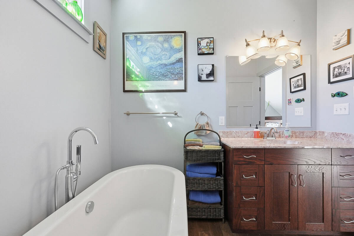 Private Hunter’s Paradise Near Lynchburg with Generator Power