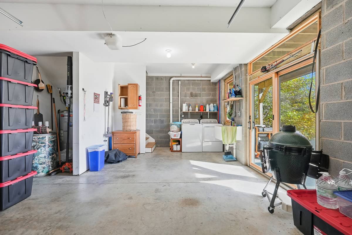 Private Hunter’s Paradise Near Lynchburg with Generator Power