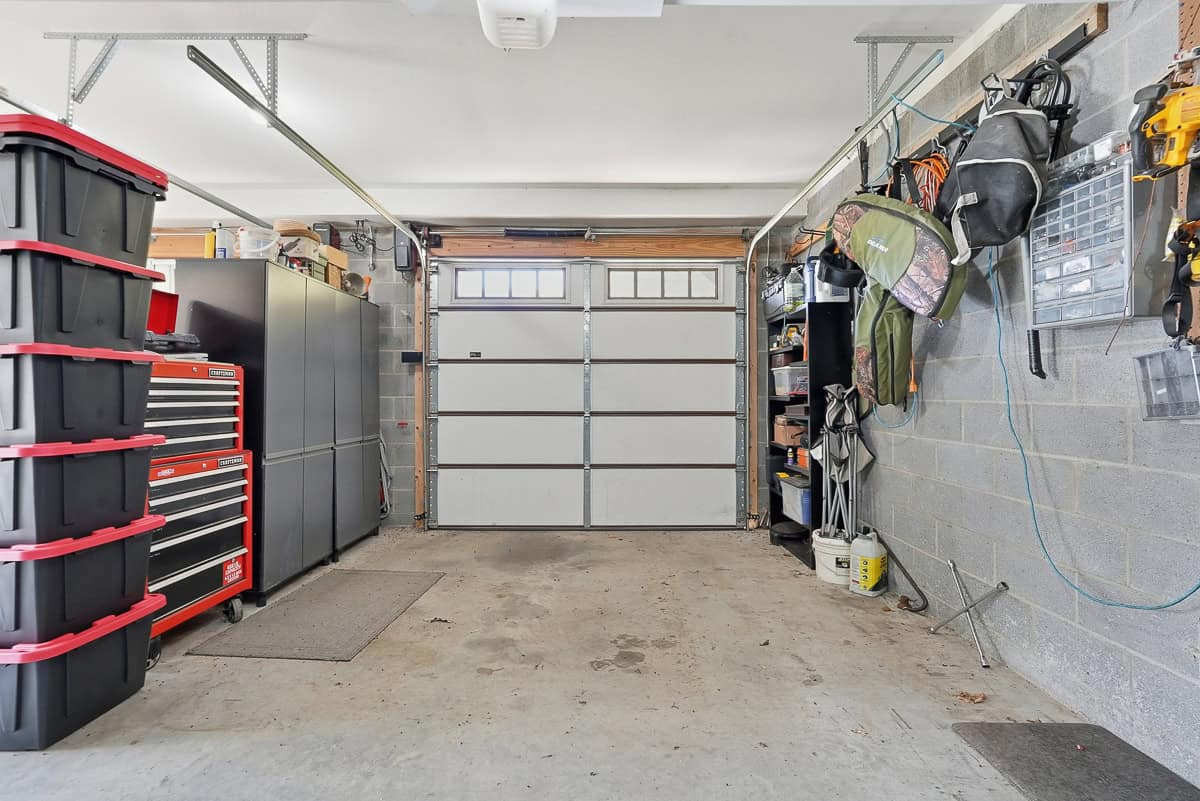 Private Hunter’s Paradise Near Lynchburg with Generator Power