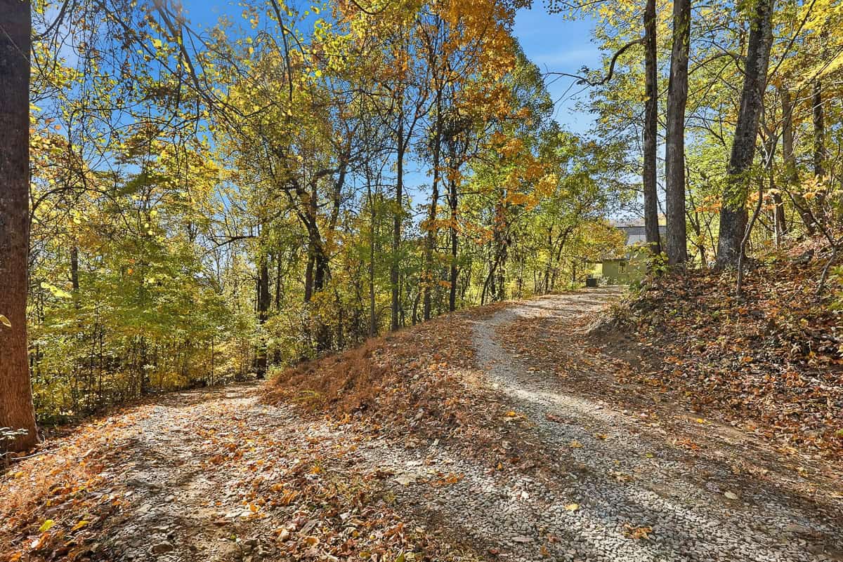 Private Hunter’s Paradise Near Lynchburg with Generator Power