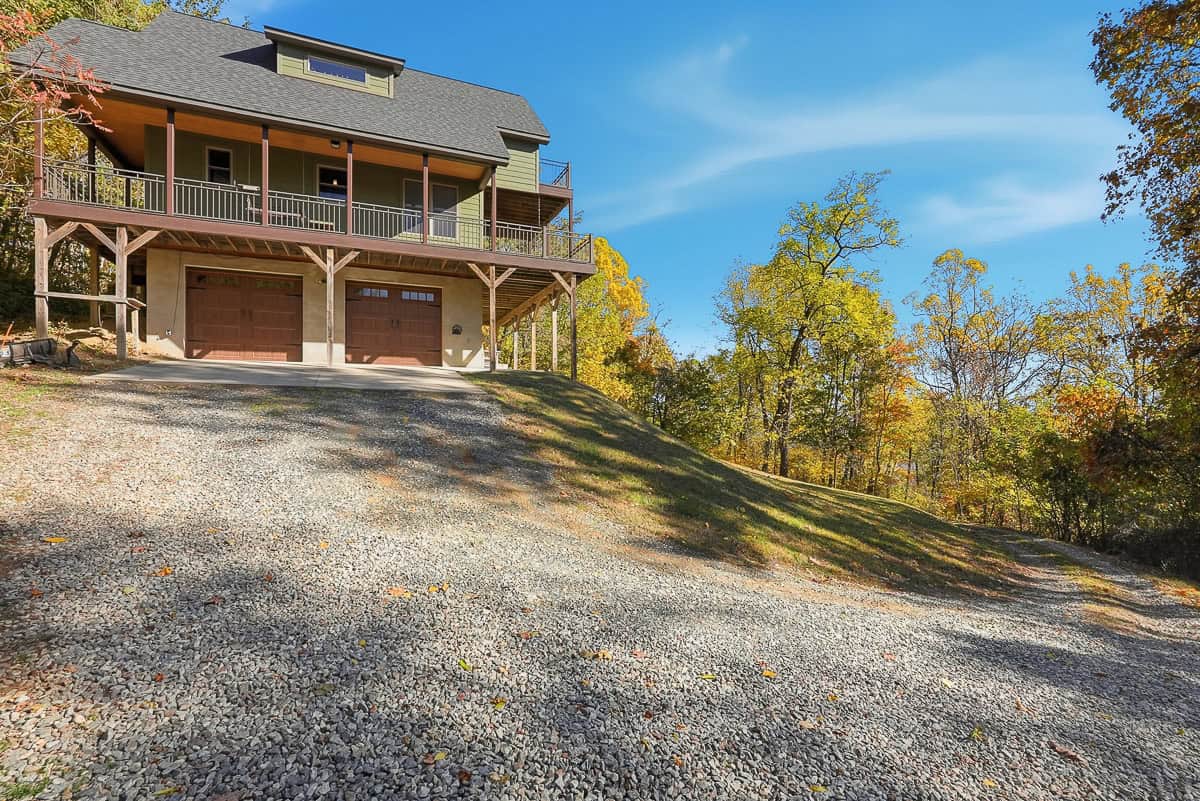 Private Hunter’s Paradise Near Lynchburg with Generator Power