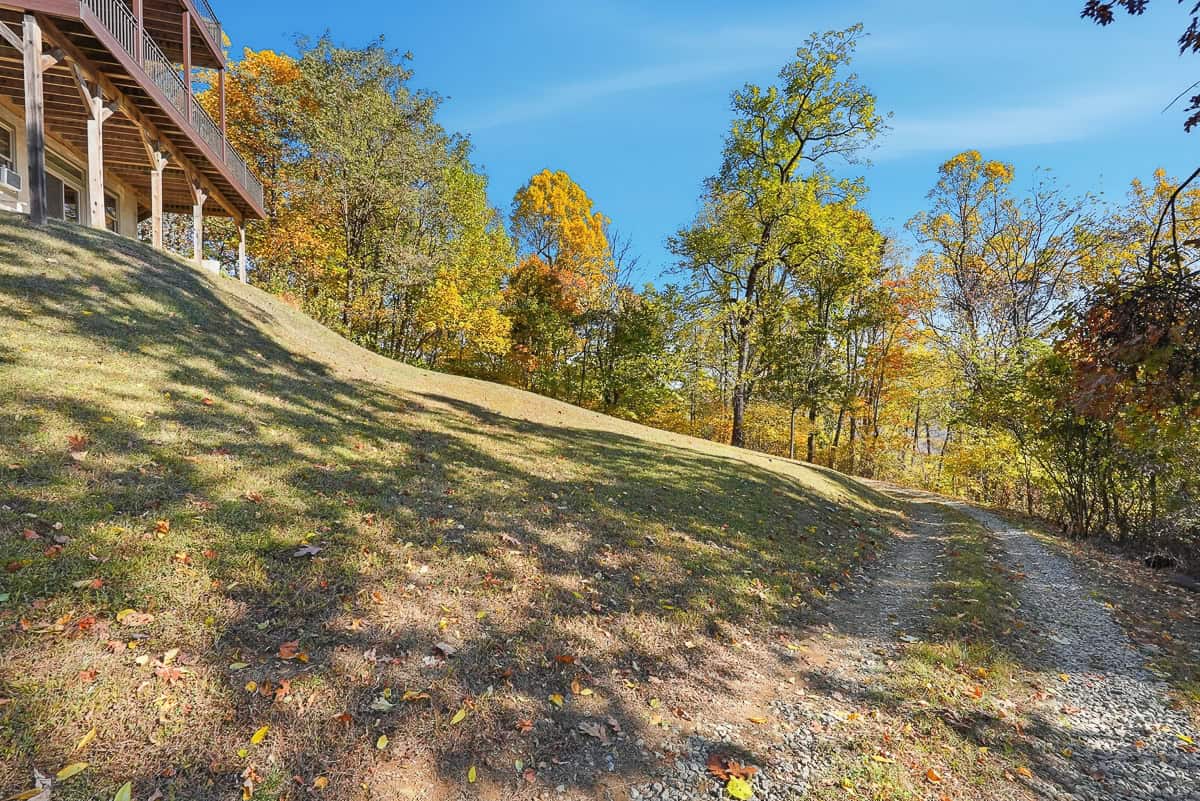 Private Hunter’s Paradise Near Lynchburg with Generator Power