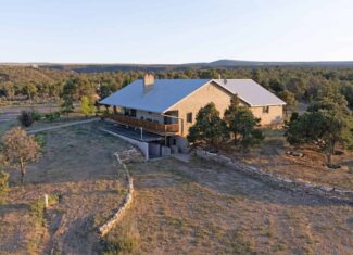 Country Home on Land For Sale in Crawford, CO