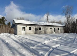 Private Home on 40 Acres – Stacyville, ME