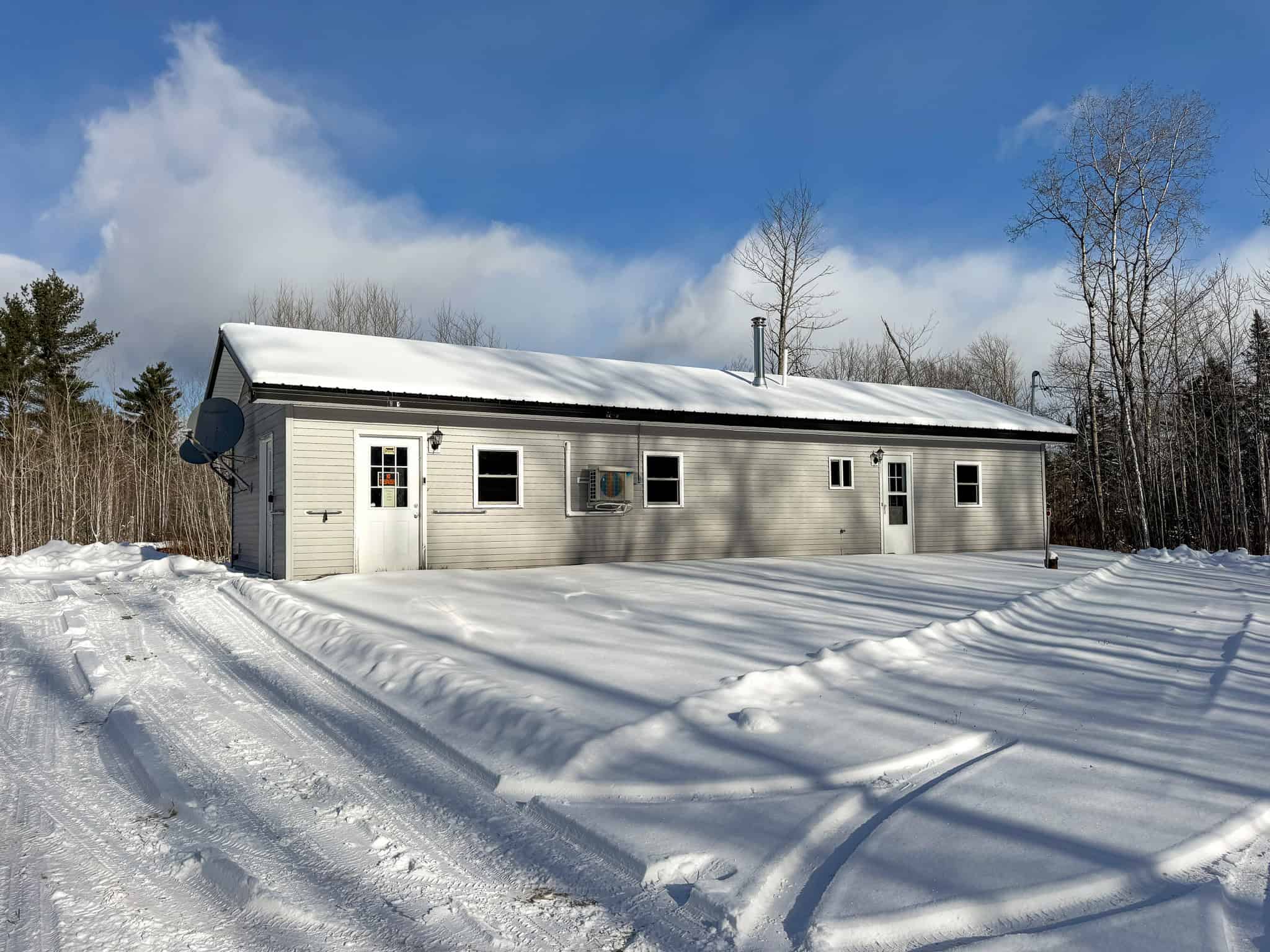 Private Home on 40 Acres – Stacyville, ME