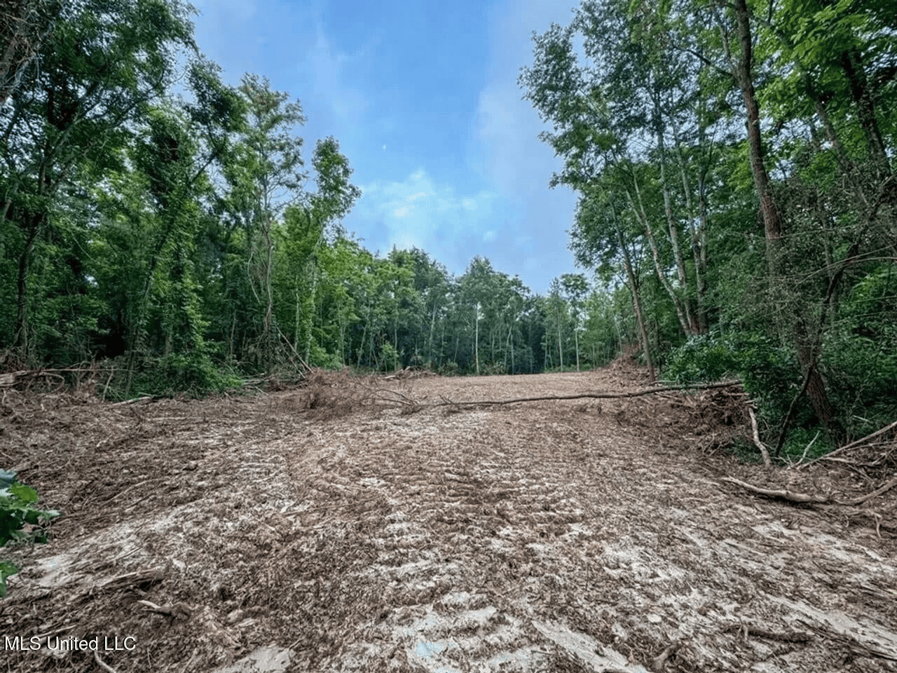 Roxie Mississippi – 94 Acre Recreational Retreat