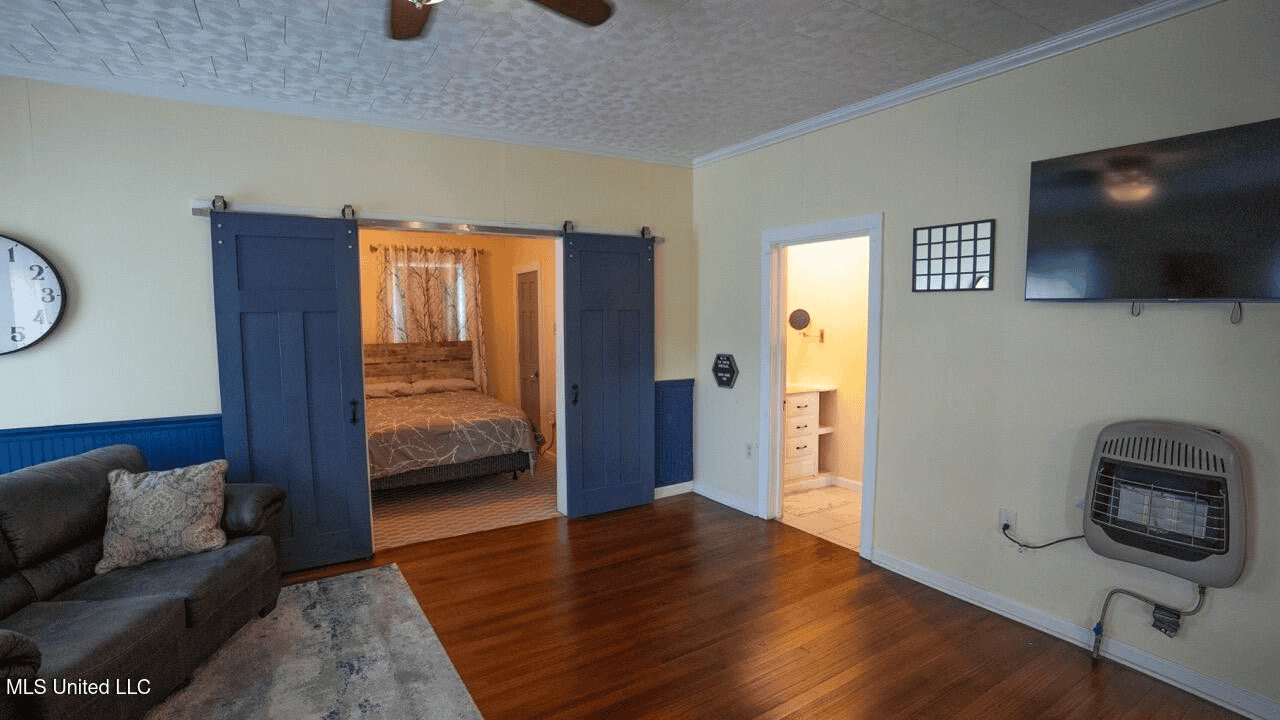 Woodville, MS – 40 Acres with Income-Producing Camp