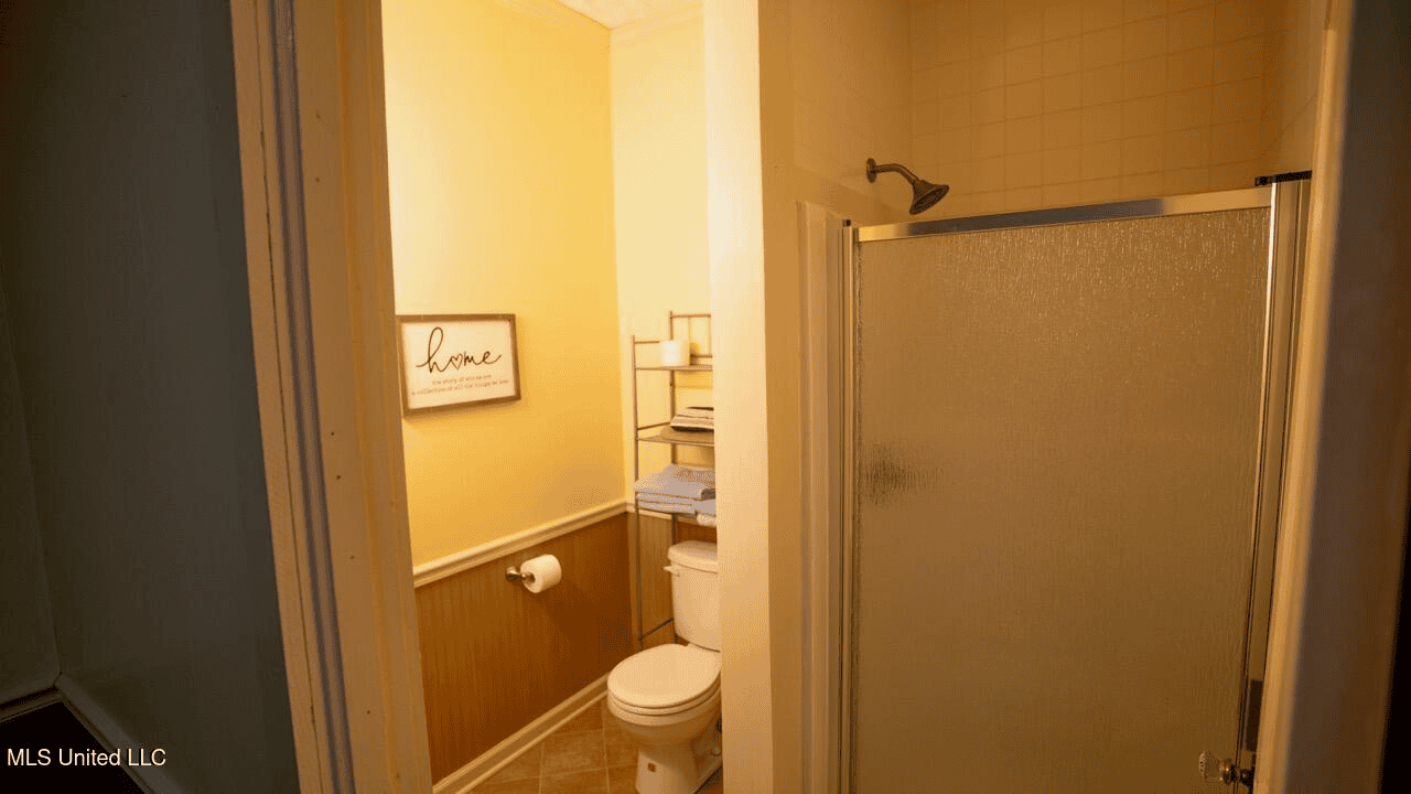 Woodville, MS – 40 Acres with Income-Producing Camp