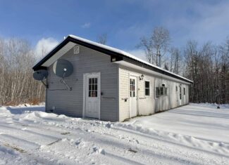 Private Home on 40 Acres – Stacyville, ME
