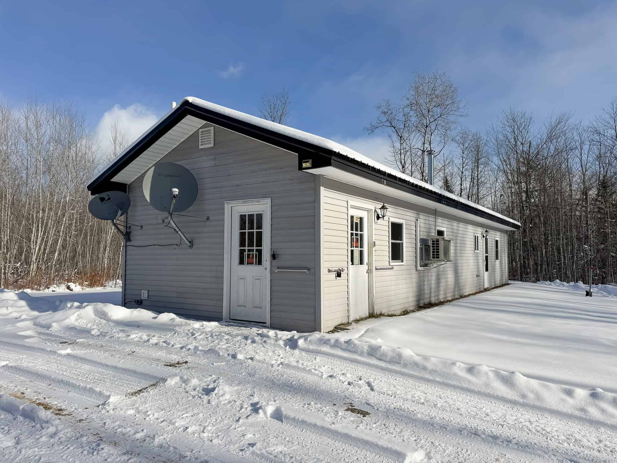 Private Home on 40 Acres – Stacyville, ME