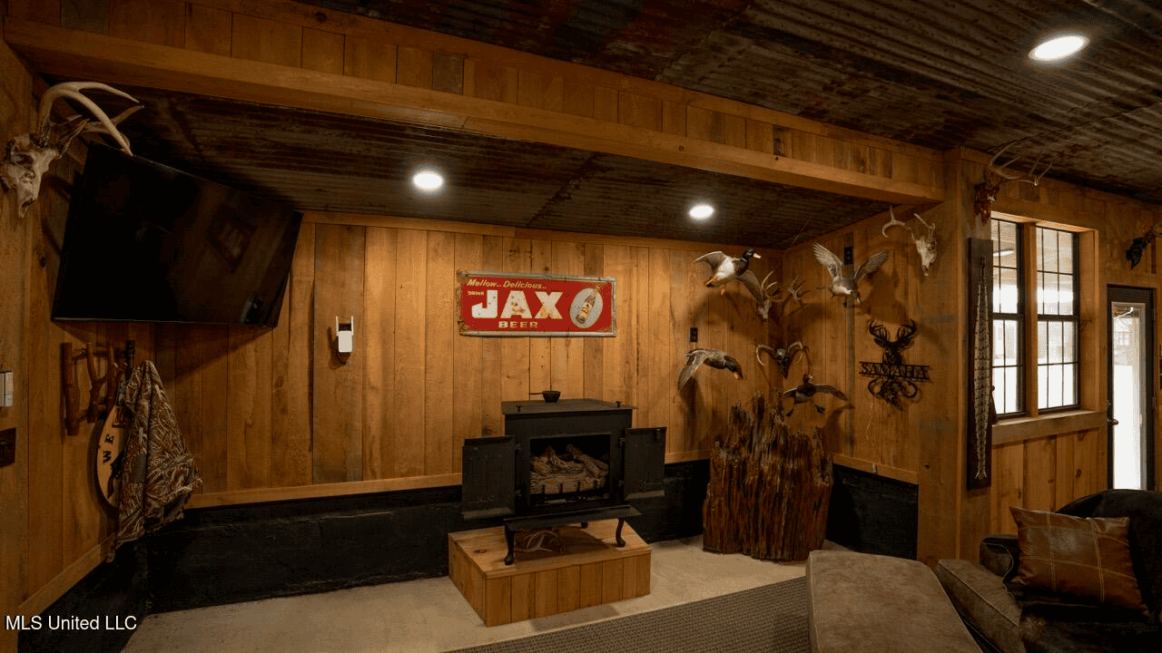 Woodville, MS – 40 Acres with Income-Producing Camp