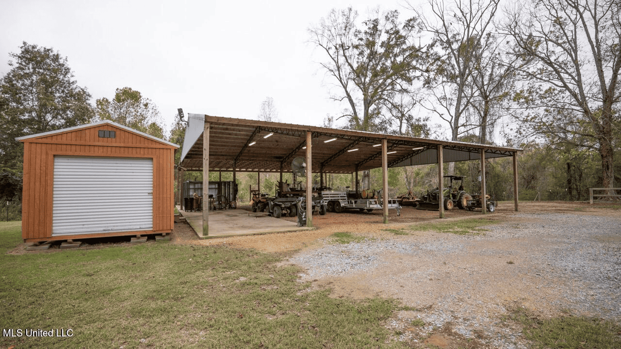 Woodville, MS – 40 Acres with Income-Producing Camp