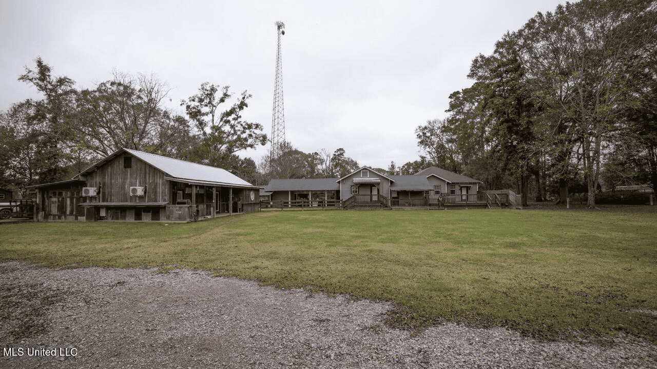 Woodville, MS – 40 Acres with Income-Producing Camp