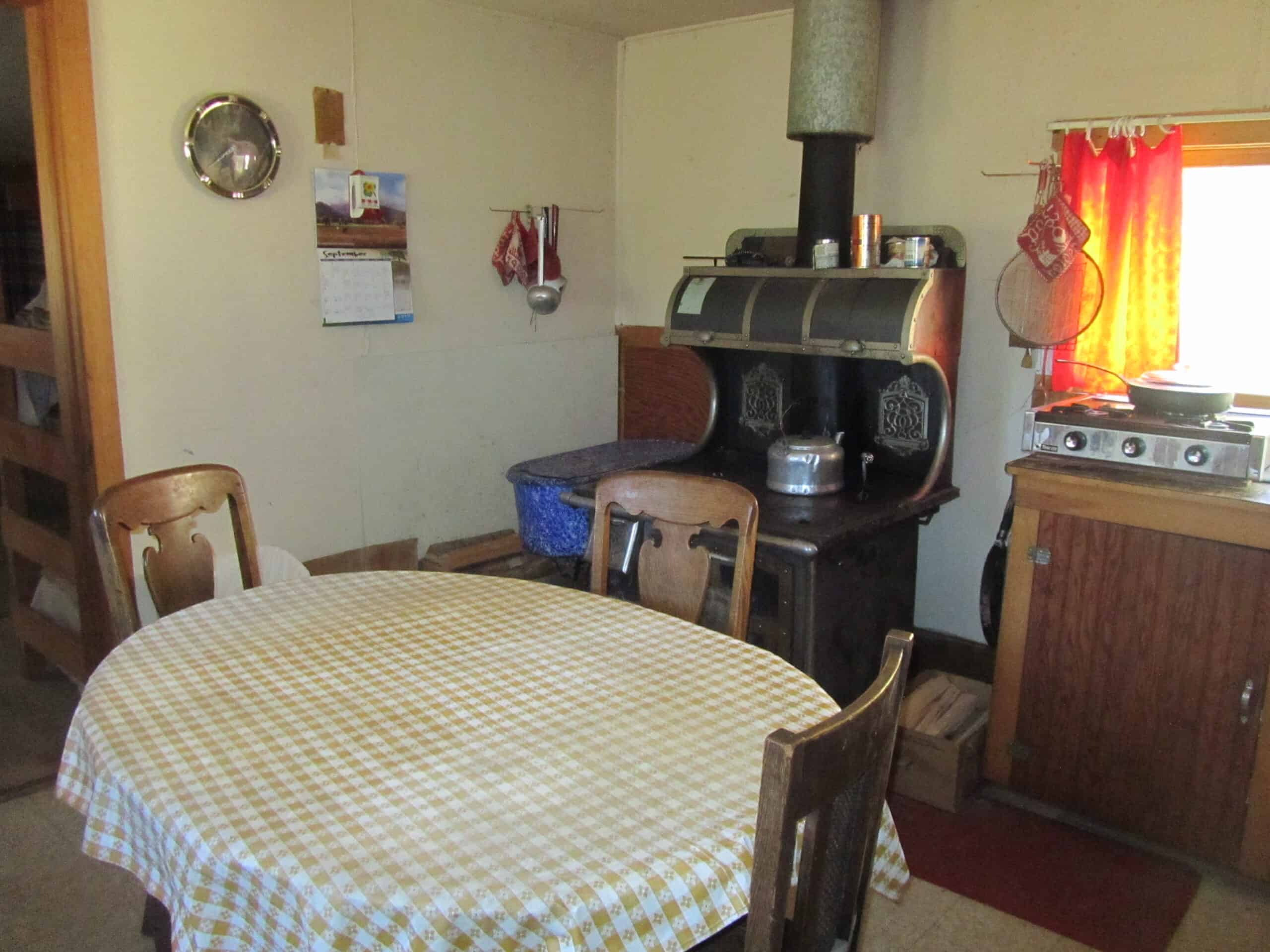 Colorado Hunting Property with Multiple Cabins