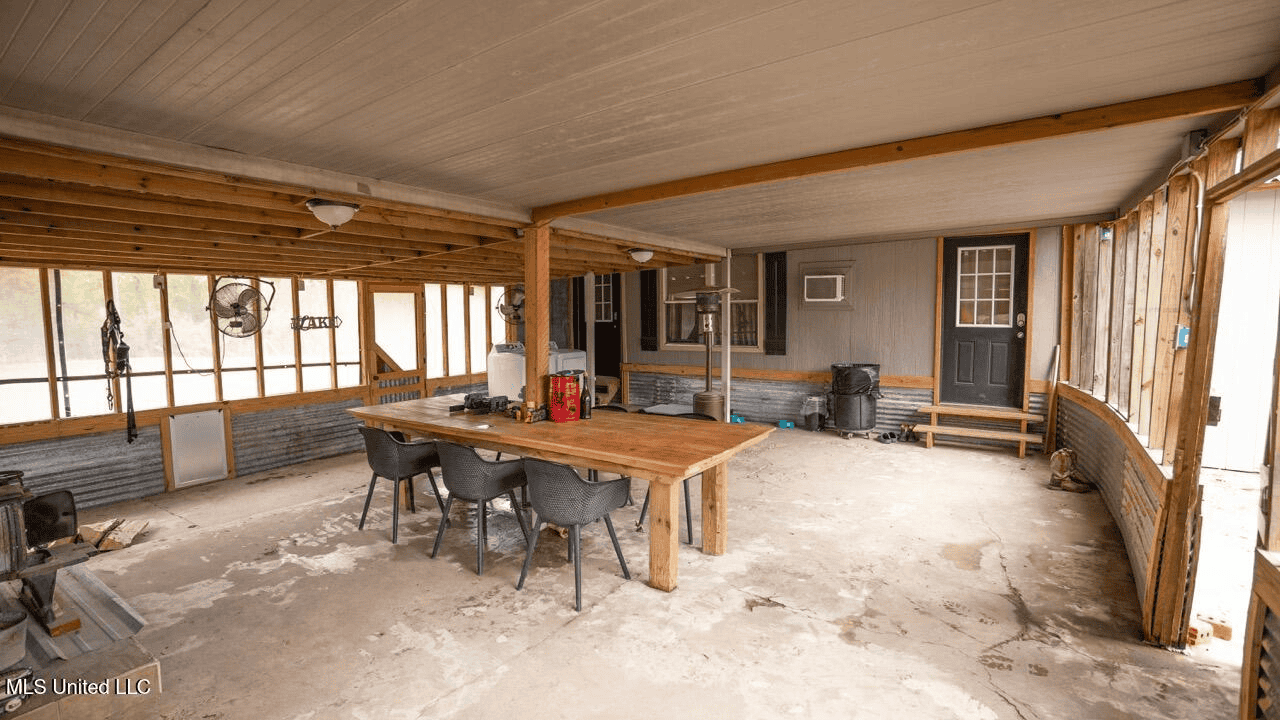 Woodville, MS – 40 Acres with Income-Producing Camp