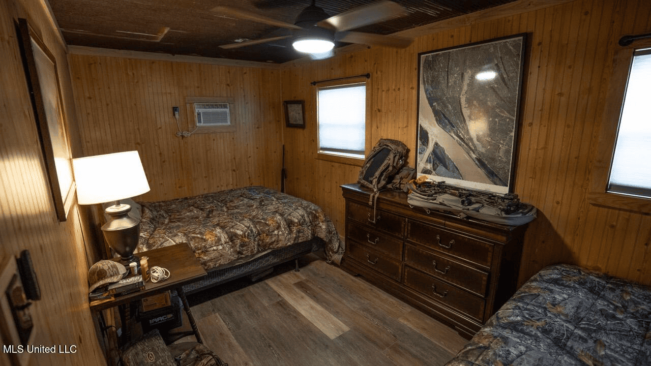 Woodville, MS – 40 Acres with Income-Producing Camp