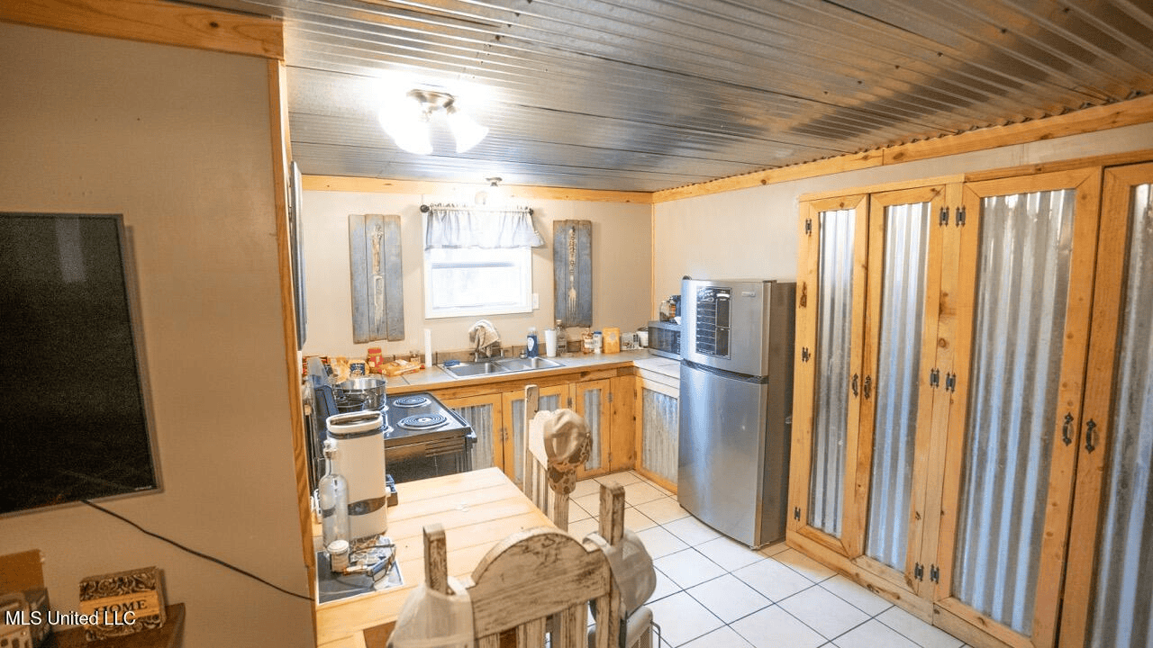 Woodville, MS – 40 Acres with Income-Producing Camp