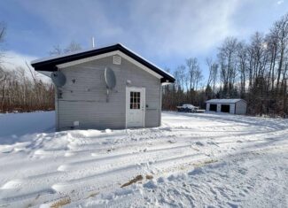 Private Home on 40 Acres – Stacyville, ME