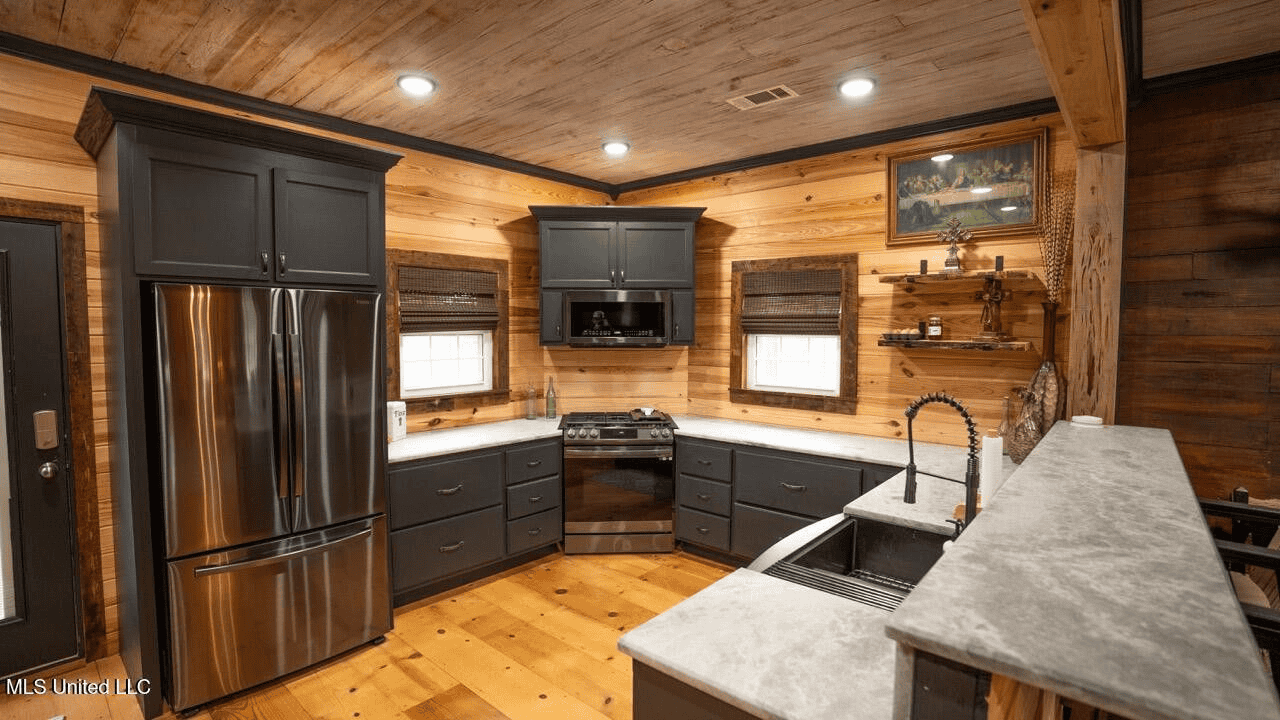 Woodville, MS – 40 Acres with Income-Producing Camp