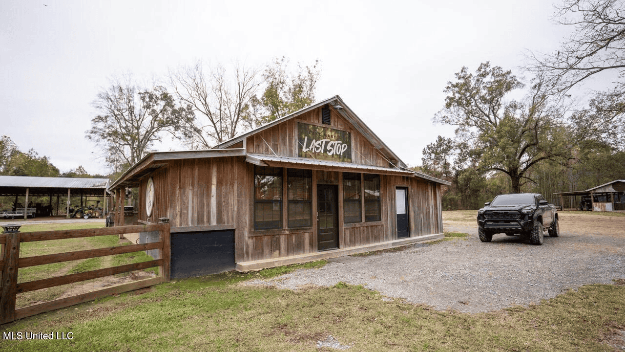 Woodville, MS – 40 Acres with Income-Producing Camp