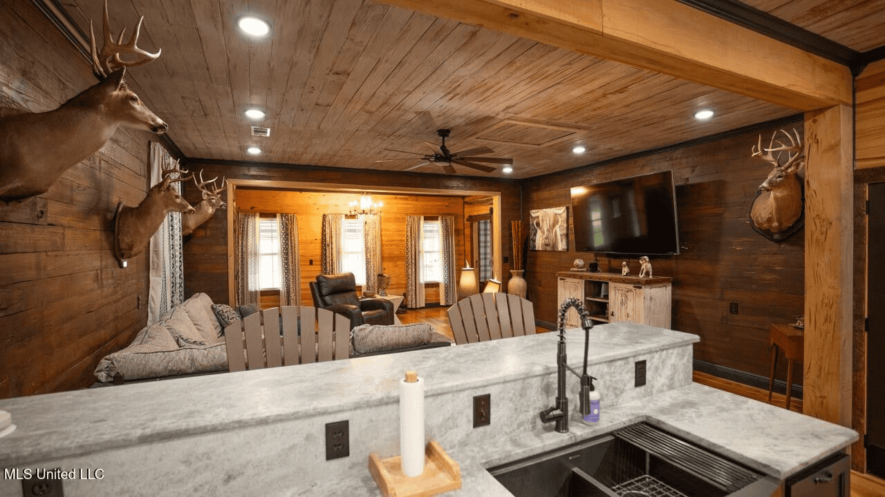 Woodville, MS – 40 Acres with Income-Producing Camp