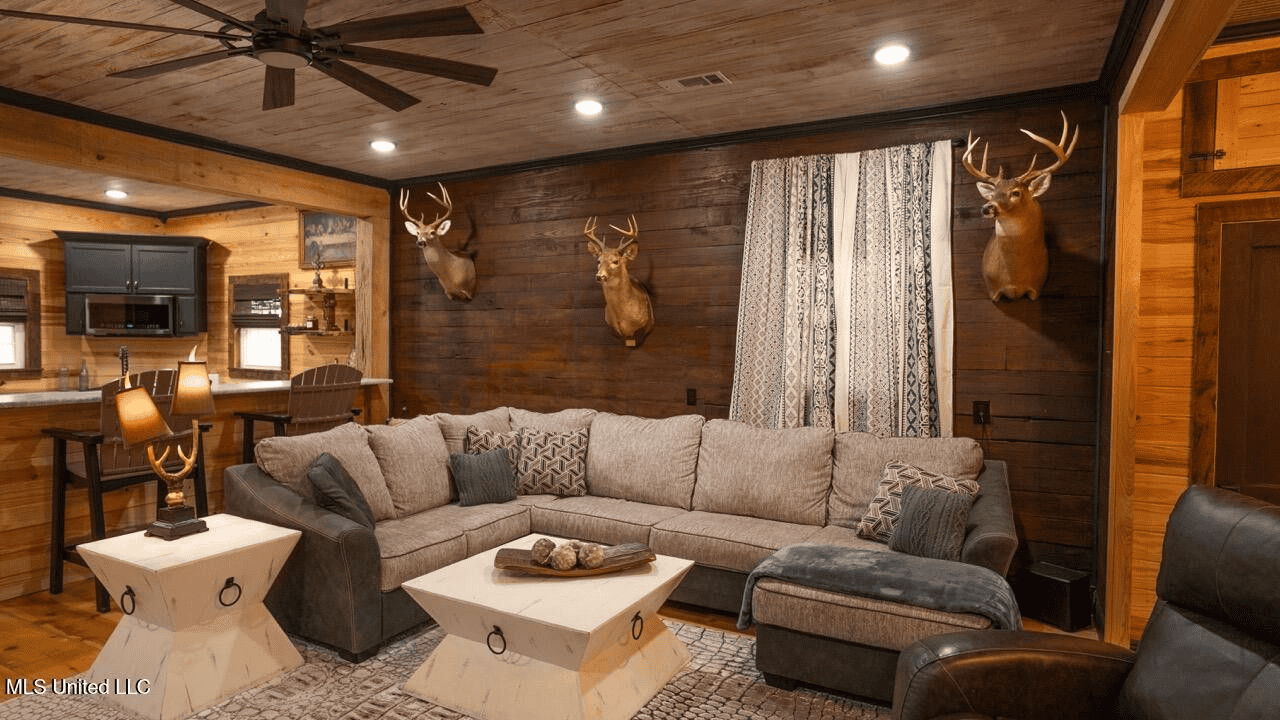 Woodville, MS – 40 Acres with Income-Producing Camp