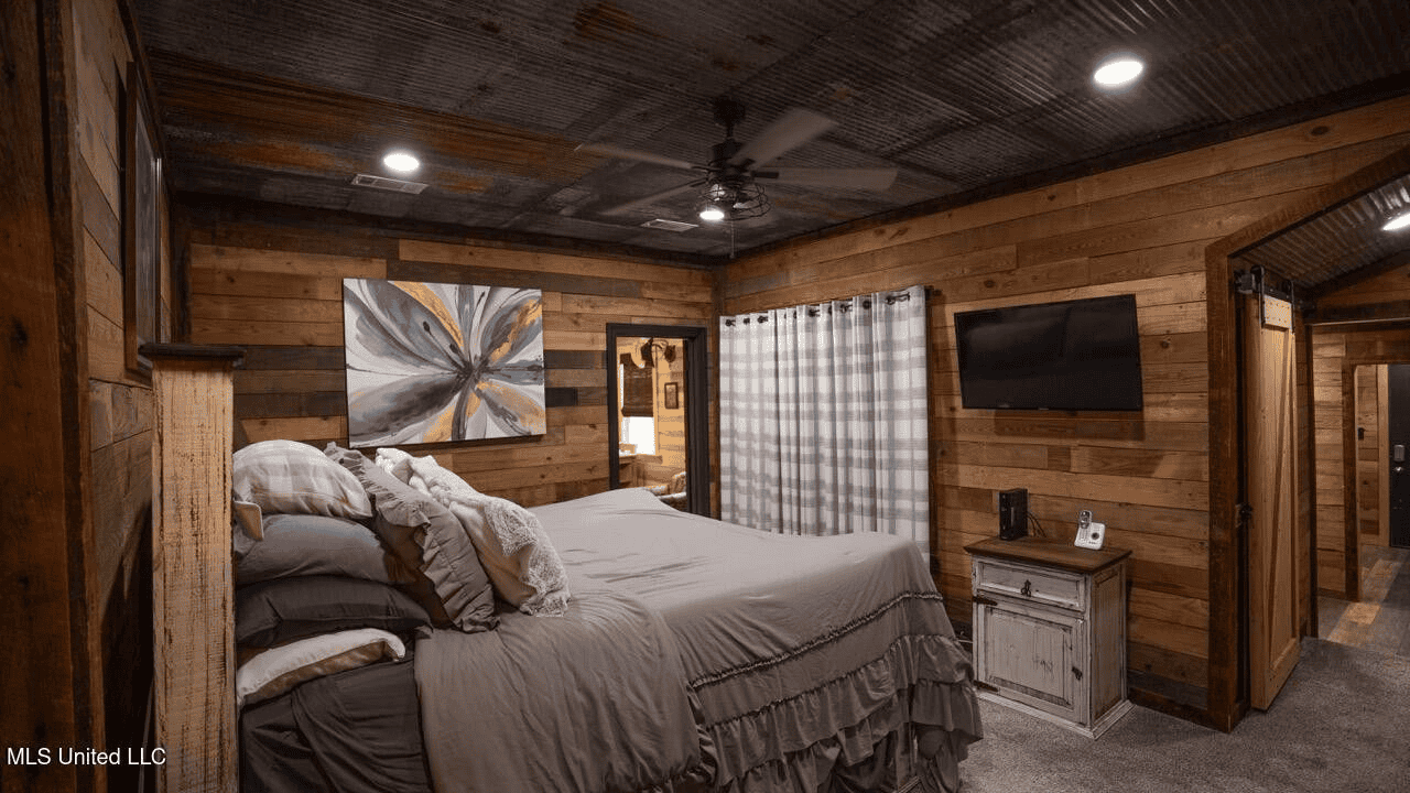 Woodville, MS – 40 Acres with Income-Producing Camp