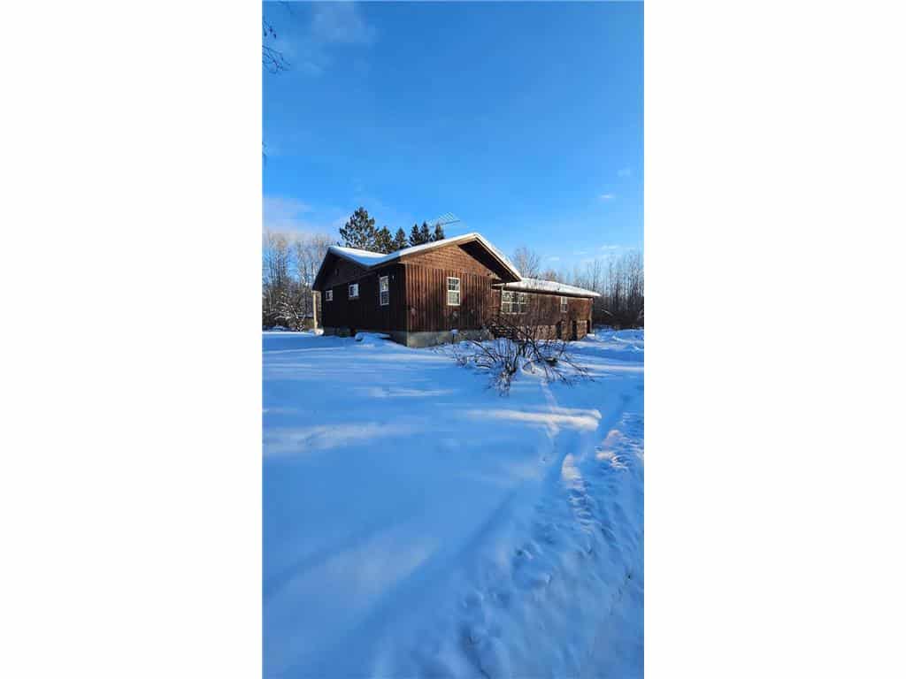 Country Home On 40 Acres For Sale in Kettle River, MN