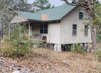 OFF-GRID CABIN AND ACREAGE FOR SALE IN NORTH CENTRAL ARKANSAS