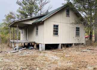 OFF-GRID CABIN AND ACREAGE FOR SALE IN NORTH CENTRAL ARKANSAS