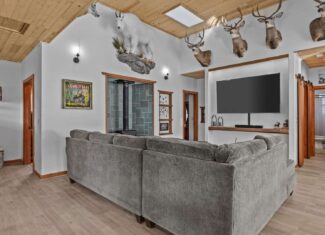 Bull Creek Ranch For Sale in Mesa, CO