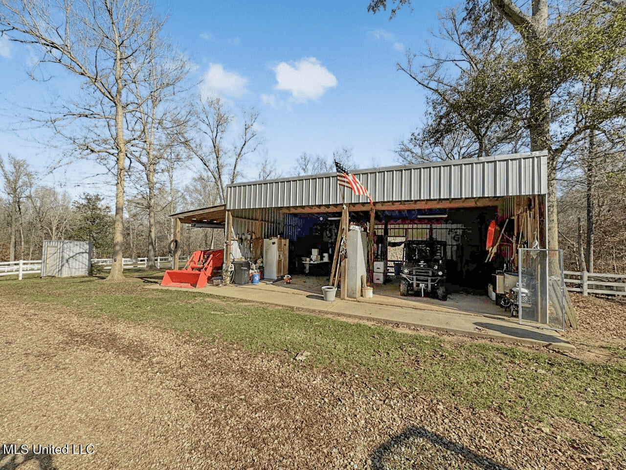 13645 LA Hwy 10, St. Francisville, LA Home on 19± Acres