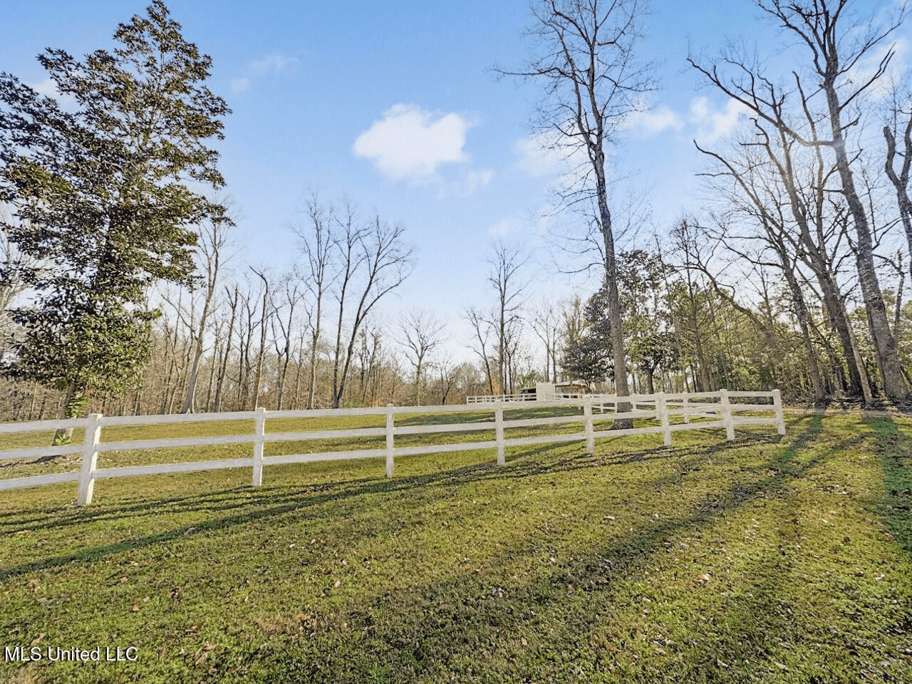 13645 LA Hwy 10, St. Francisville, LA Home on 19± Acres