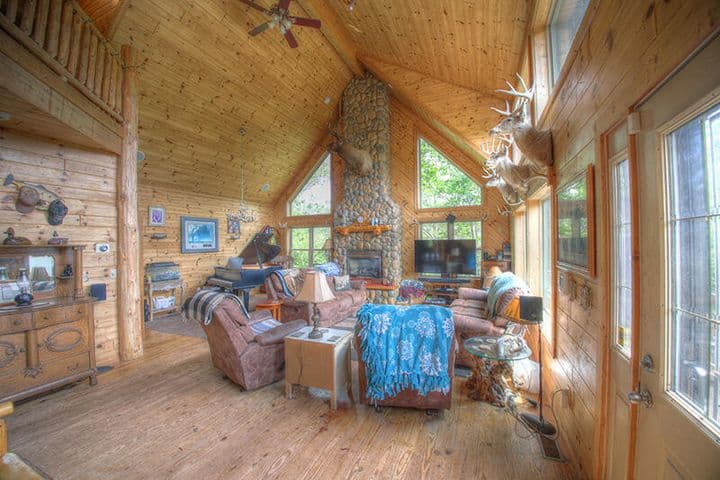 Hunting Land and Home in Atlanta, MI