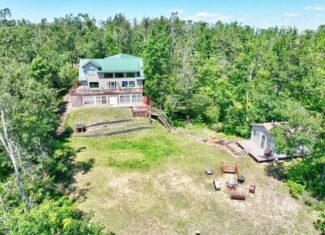 Hunting Land and Home in Atlanta, MI