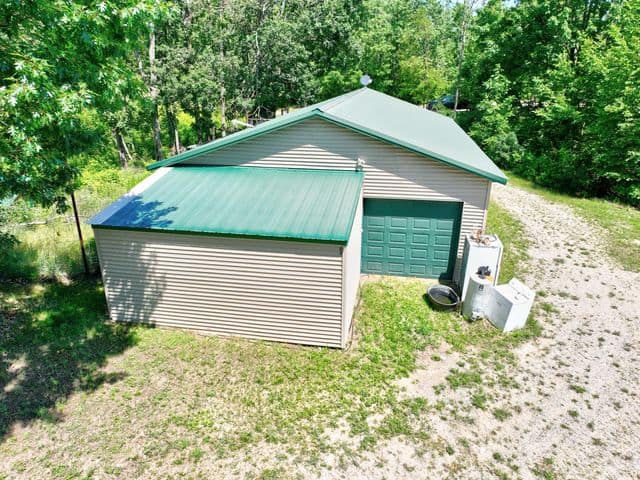 Hunting Land and Home in Atlanta, MI