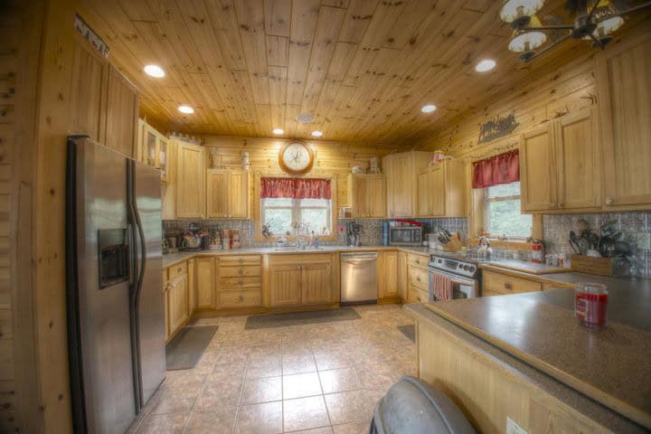 Hunting Land and Home in Atlanta, MI