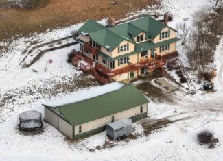 Dead-End Road 14-Acre Valley Estate with Dual Living Quarters Near Muscoda, WI