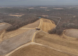 Blufftop Whitetail Estate – 39.21 Acres with Log Home & Trophy Deer Habitat in Richland County