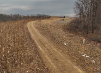 Blufftop Whitetail Estate – 39.21 Acres with Log Home & Trophy Deer Habitat in Richland County