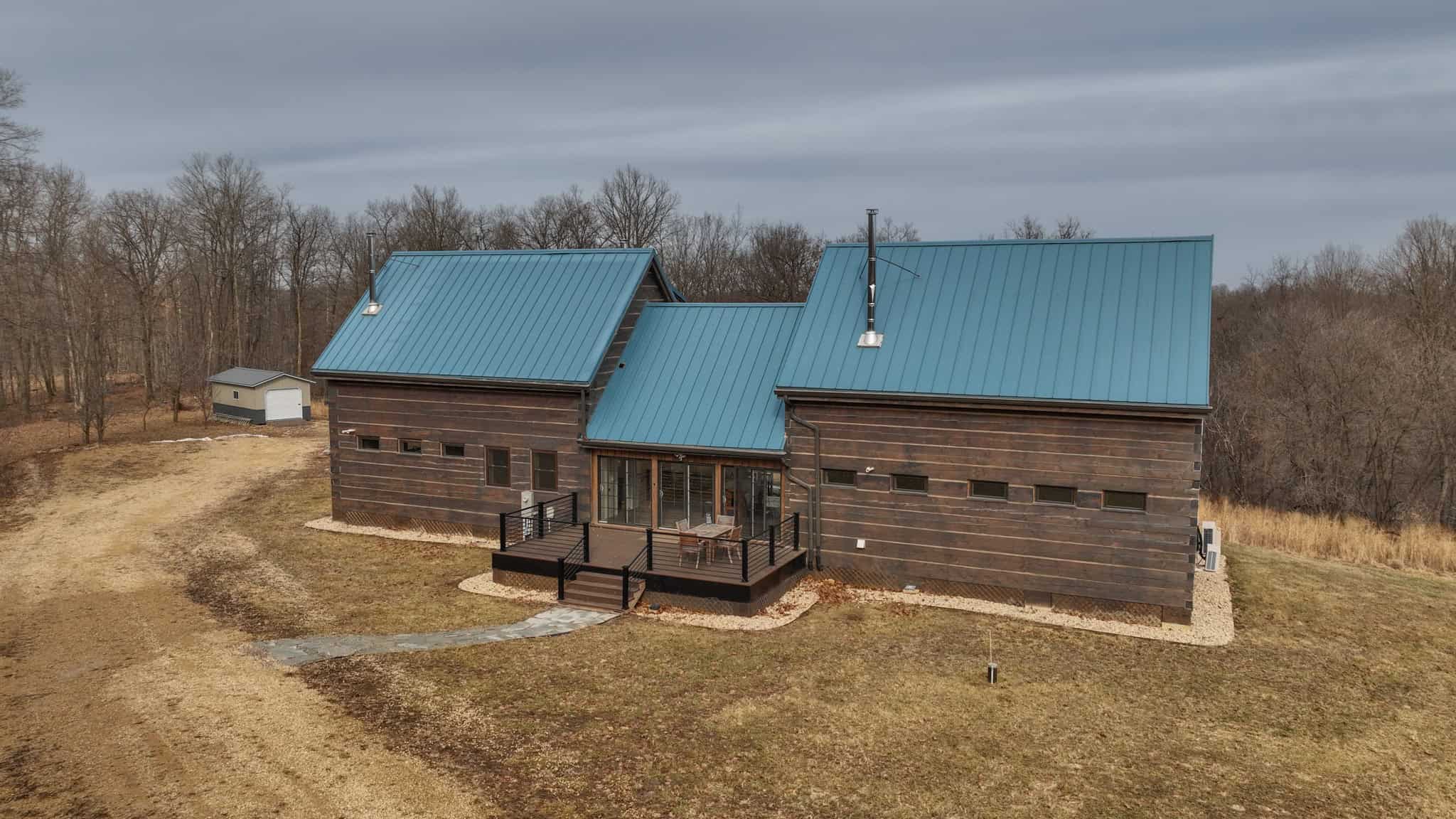 Blufftop Whitetail Estate – 39.21 Acres with Log Home & Trophy Deer Habitat in Richland County